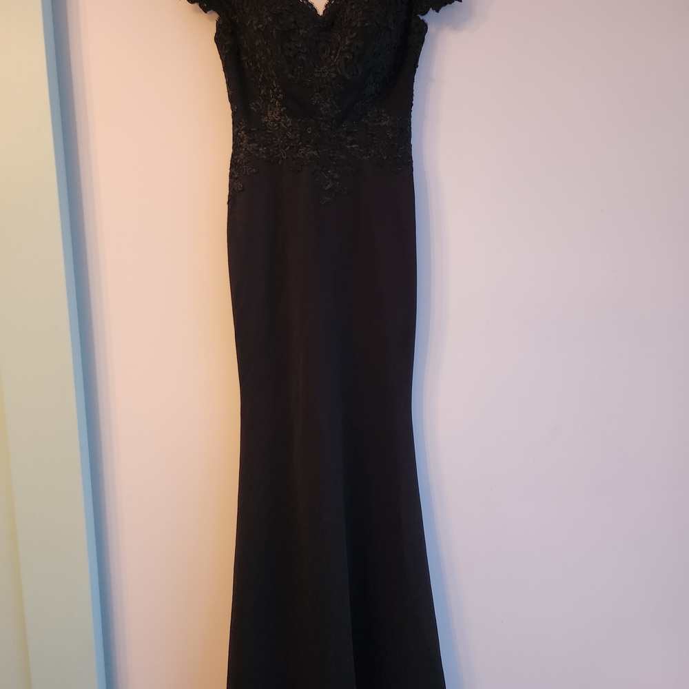 Anny Lee Black Lace Maxi Dress